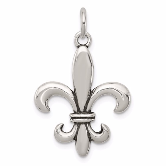 Other - Antiqued Fleur De Lis Charm